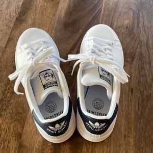 EUC Adidas Stan Smith Sneakers size 5.5 in white and navy